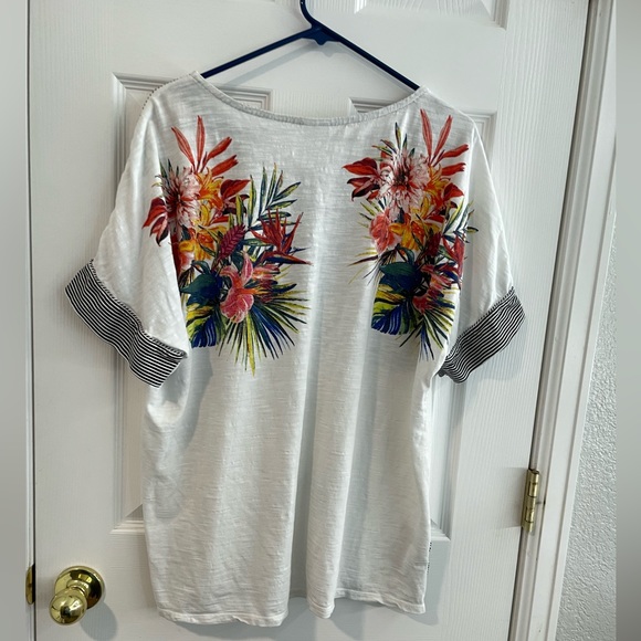 Chico’s floral top - Picture 2 of 3